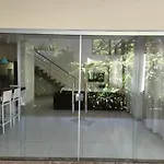 Quarto Com Ar-Condicionado Em Casa Compartilhada A 5 Min Da Praia